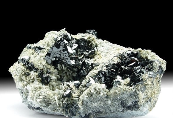 For gold ore with a high content and a relatively large amount of free gold particles...