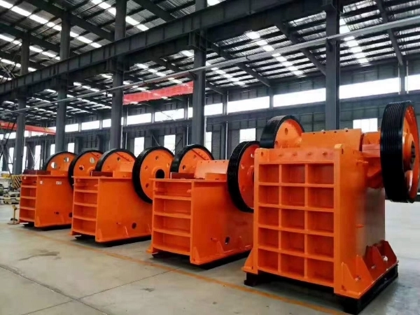 Essential Guide to Mining Crushing Equipment Jaw crusher mobile cone ore hammer 第1张